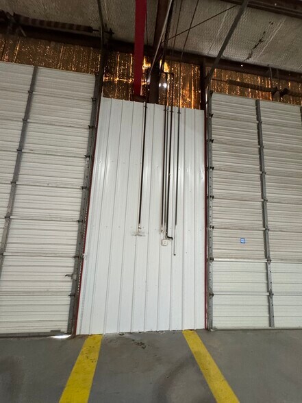 More Photos Of 9182 S US Highway 79, Palestine Service For Sale