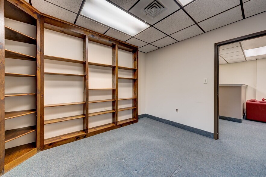 More Photos Of 55 Whiting St, Plainville Medical For Sale