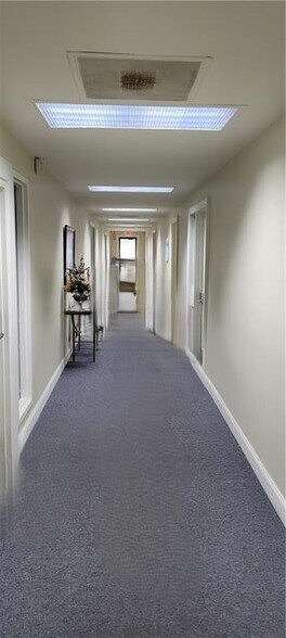 More Photos Of 7667 NW Prairie View Rd, Kansas City Office For Lease