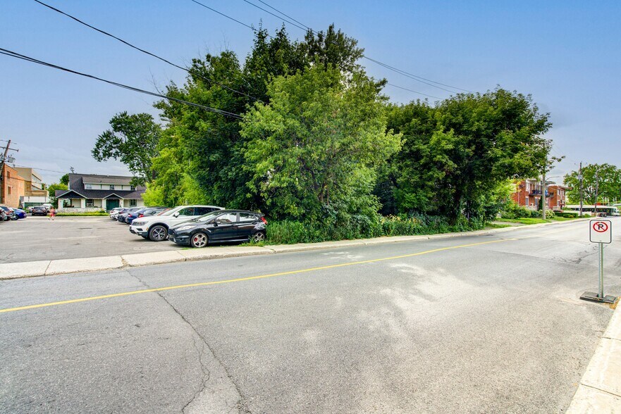 More Photos Of 15 Rue Charlotte, Longueuil Land For Sale