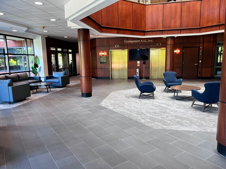 More Photos Of 1390 Ridgeview Dr, Allentown Office For Lease