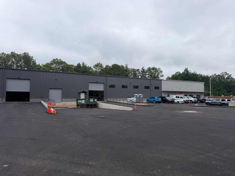 More Photos Of 135 Business Drive park, Bristol Industrial For Lease