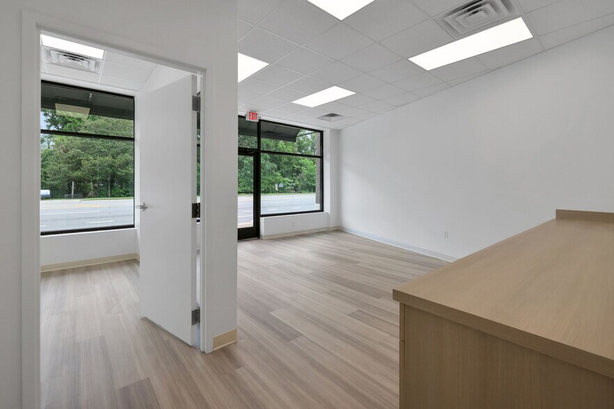 More Photos Of 3853-3921 Hendricks Ave, Jacksonville Storefront For Lease