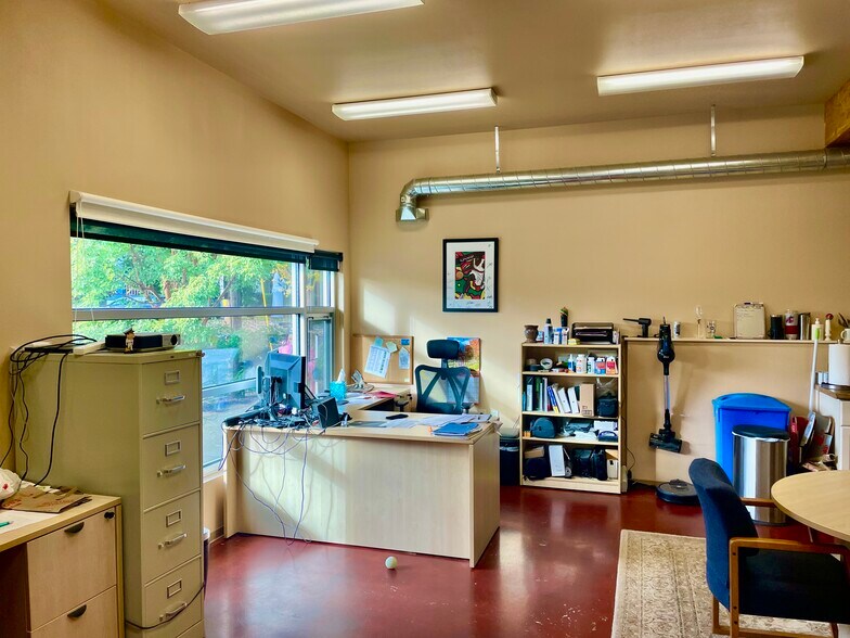 More Photos Of 3829-3843 NE Tillamook St, Portland Office For Lease
