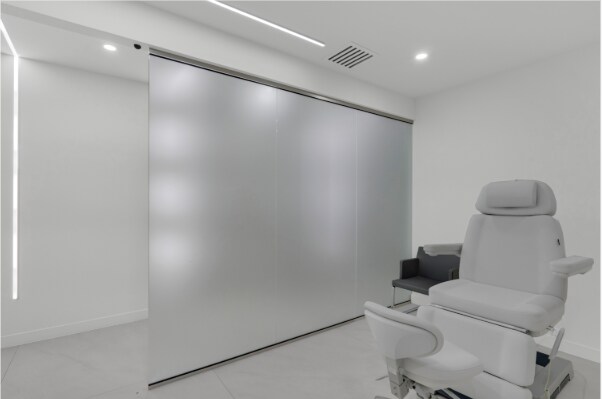 More Photos Of 909 NE 163rd St, North Miami Beach Medical For Sale