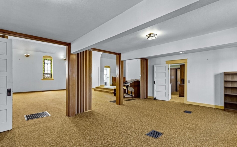 More Photos Of 720 Franklin Rd, Tieton Religious Facility For Sale