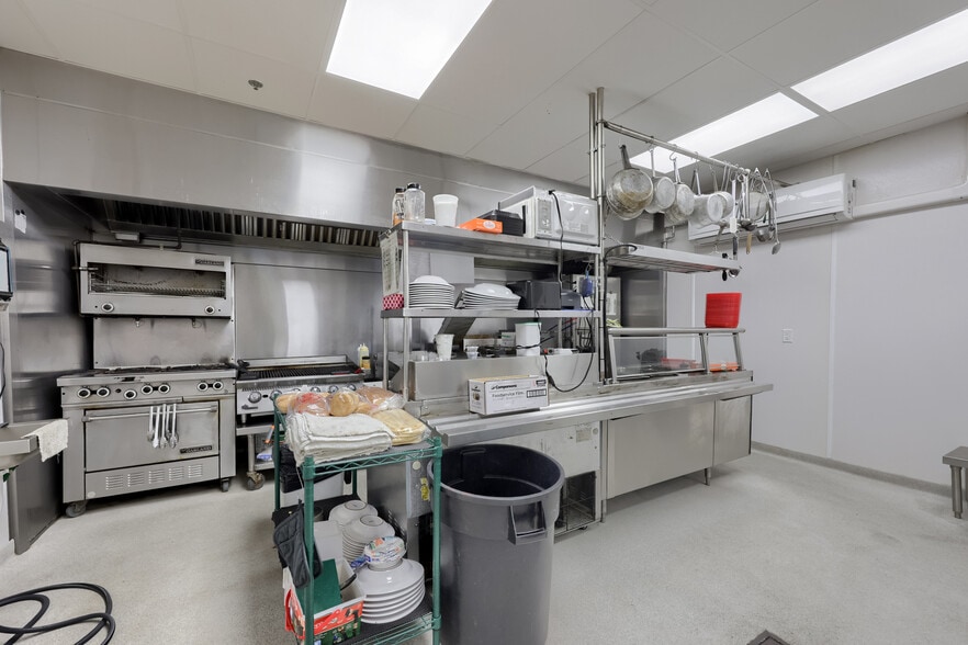 More Photos Of 640 Miller St, Lebanon Warehouse For Sale