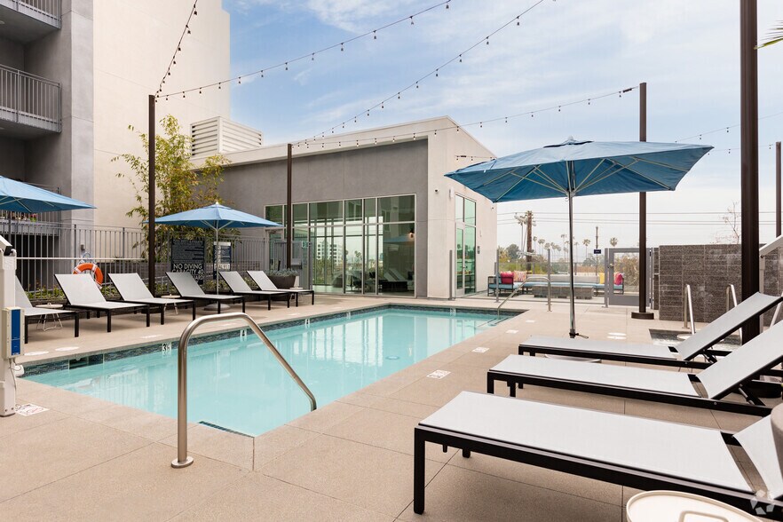 More Photos Of 11311 Chandler Blvd, North Hollywood Apartments For Lease