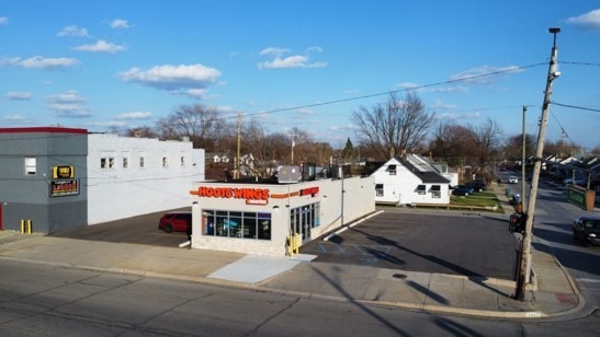 Primary Photo Of 1327 Dix Hwy, Lincoln Park Bar For Lease