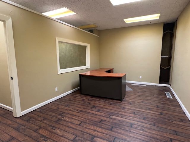 More Photos Of 6502 Caprock Dr, Lubbock Office For Sale