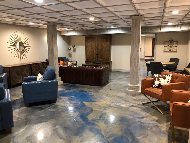 More Photos Of 640 N Main St, North Salt Lake Office For Sale
