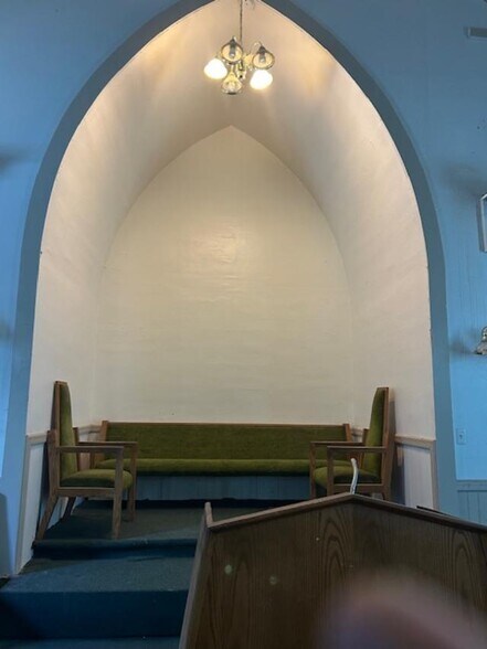 More Photos Of 1700 84th Ave, Oakland Specialty For Sale