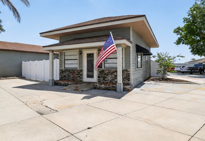 More Photos Of 119 Main St, Auburndale Storefront Retail Office For Sale