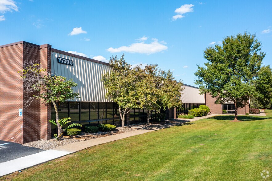 More Photos Of 15300 Rotunda Dr, Dearborn Warehouse For Lease