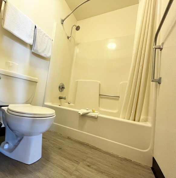 More Photos Of 30 Gilmore Rd, Red Bluff Hotel For Sale