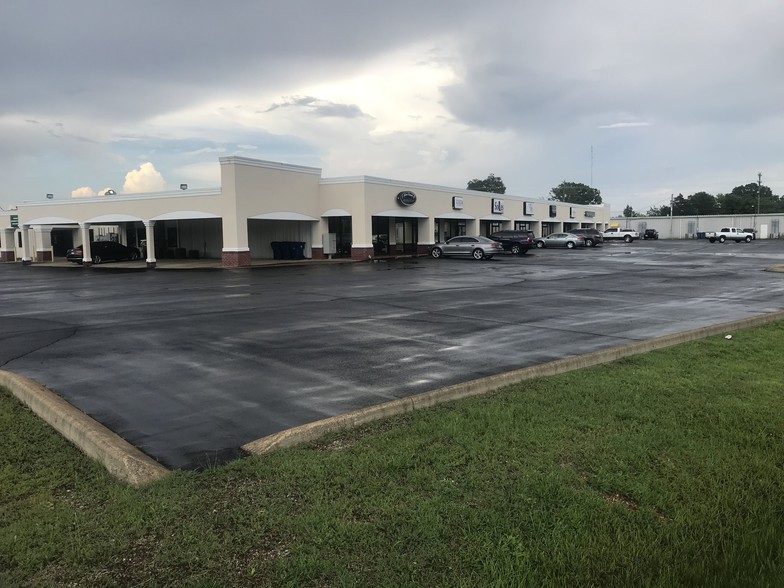 Primary Photo Of 880 Pickwick St, Savannah Storefront Retail Office For Lease