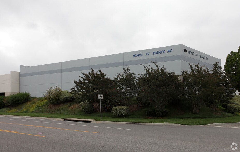 More Photos Of 391 Elizabeth Ln, Corona Warehouse For Lease