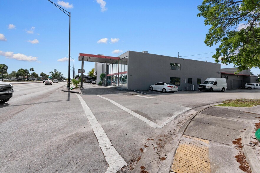 More Photos Of 1500 E Commercial Blvd, Fort Lauderdale Freestanding For Sale