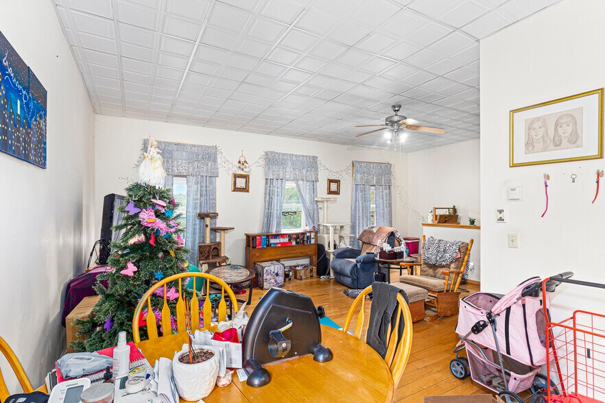 More Photos Of 141 Ulster Ave, Saugerties Storefront Retail Residential For Sale