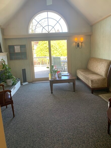 More Photos Of 9901 River Rd, Potomac Medical For Lease