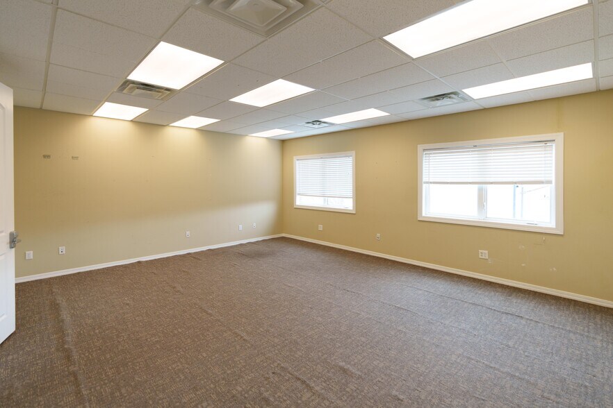 More Photos Of 2441 S 1560 W, Woods Cross Manufacturing For Lease
