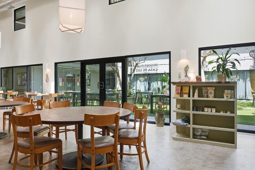 More Photos Of 1915 E Martin Luther King Jr Blvd, Austin Apartments For Sale