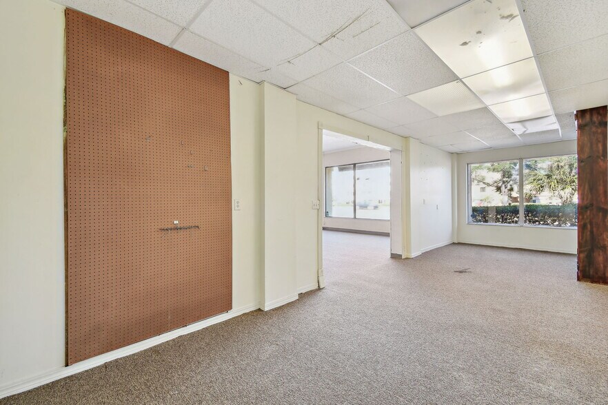 More Photos Of 1956 Kingsley Ave, Orange Park General Retail For Sale