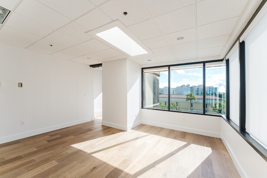 More Photos Of 40 SE 5th St, Boca Raton Office For Lease