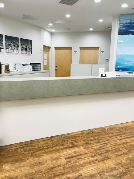 More Photos Of 2391 Bell Blvd, Bayside Medical For Lease
