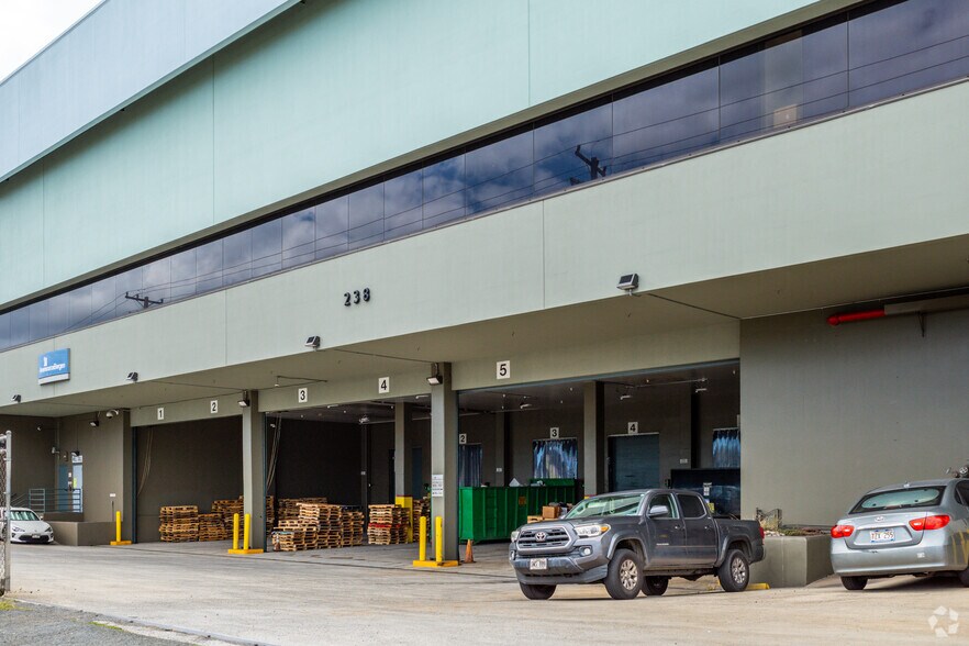 More Photos Of 238 Sand Island Access Rd, Honolulu Warehouse For Lease