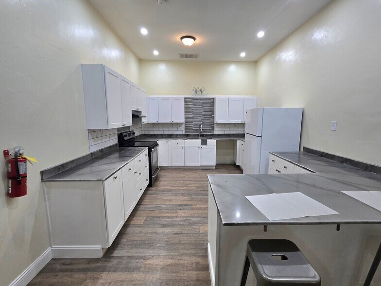 More Photos Of 16-18-20 W Washington St, Sullivan Storefront For Sale