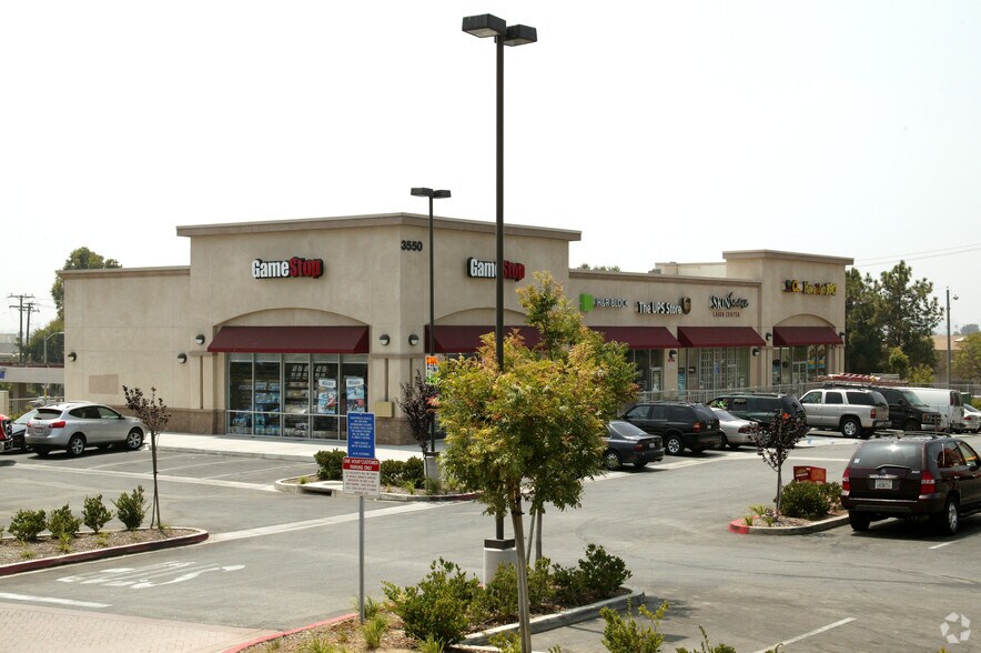 More Photos Of 3550 W Century Blvd, Inglewood Storefront For Lease