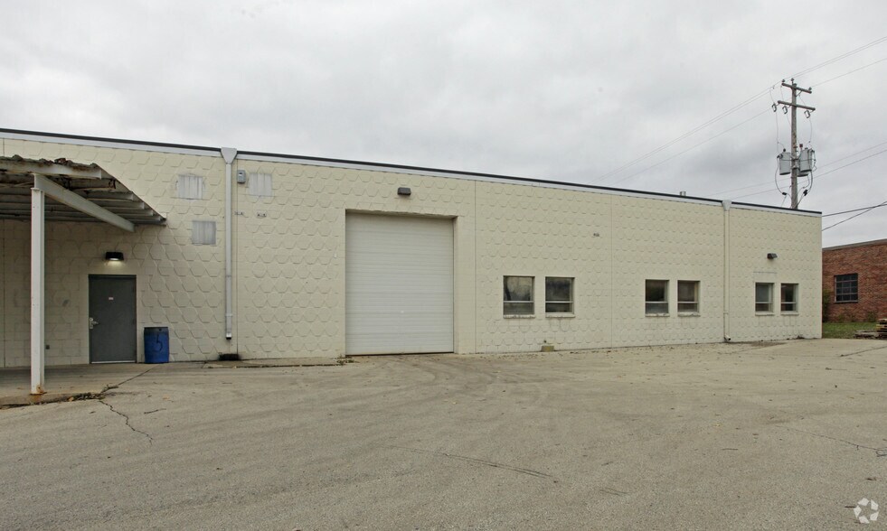More Photos Of 6801 S Industrial Loop, Greendale Warehouse For Sale