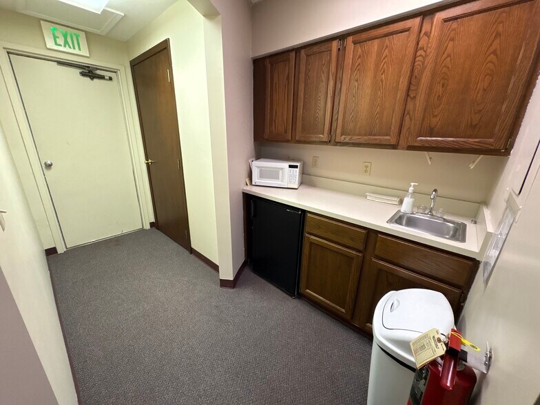 More Photos Of 1425 Sagamore Parkway N, Lafayette Office For Lease