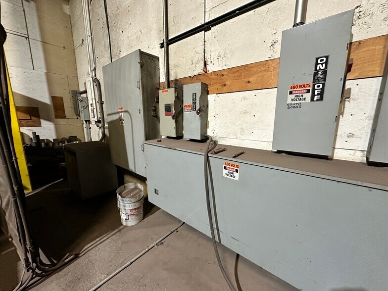 More Photos Of 881 E 57th Ave, Denver Warehouse For Sale