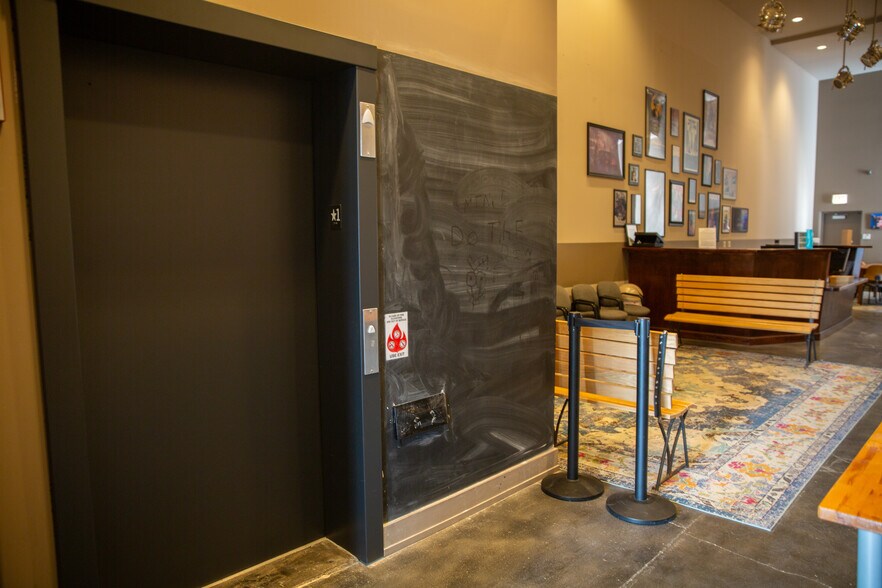 More Photos Of 1219 W Madison St, Chicago Storefront Retail Residential For Lease