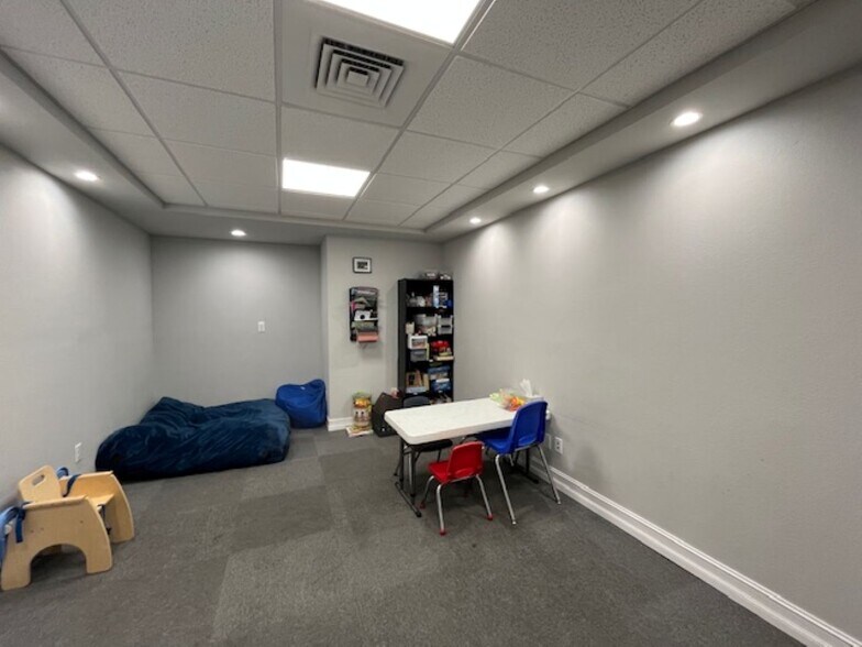 More Photos Of 205 Ridgewood Ave, Brandon Medical For Lease