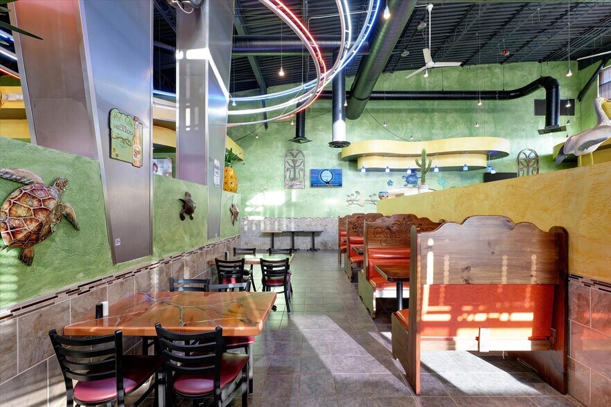 More Photos Of 608 W Town Center Blvd, Champaign Restaurant For Sale