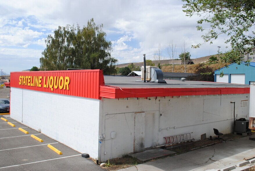 More Photos Of 810 HWY 93, Jackpot Convenience Store For Sale