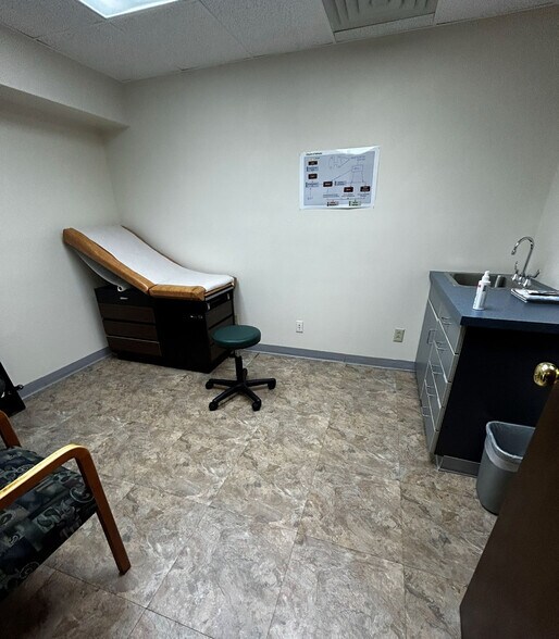 More Photos Of 550 S Cleveland Ave, Westerville Medical For Lease