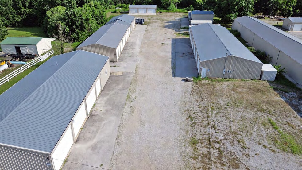 More Photos Of 1958 Llewellyn Rd, Belleville Flex For Sale