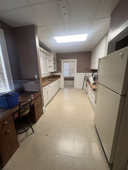 More Photos Of 1421 N Limestone St, Gaffney Office For Sale