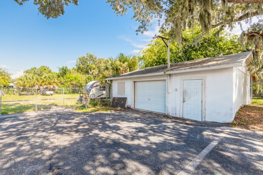 More Photos Of 1841 S Ridgewood Ave, Daytona Beach Freestanding For Sale