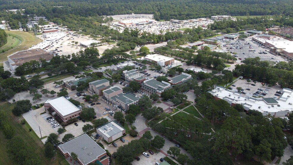 More Photos Of 8 N Main St, Kingwood Unknown For Lease