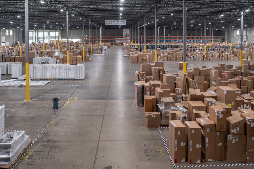 More Photos Of 5457 Sandshell Dr, Fort Worth Warehouse For Lease