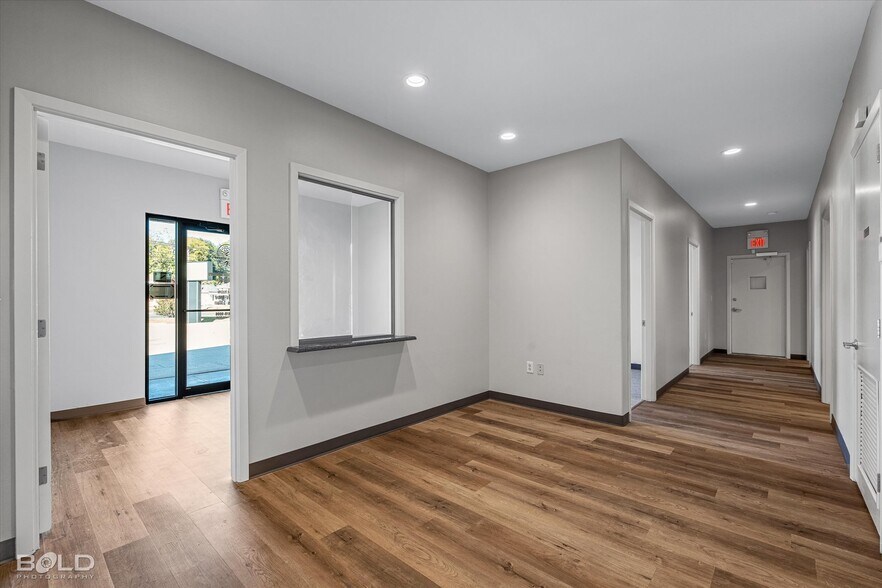 More Photos Of 3605 Youree Dr, Shreveport Office For Sale