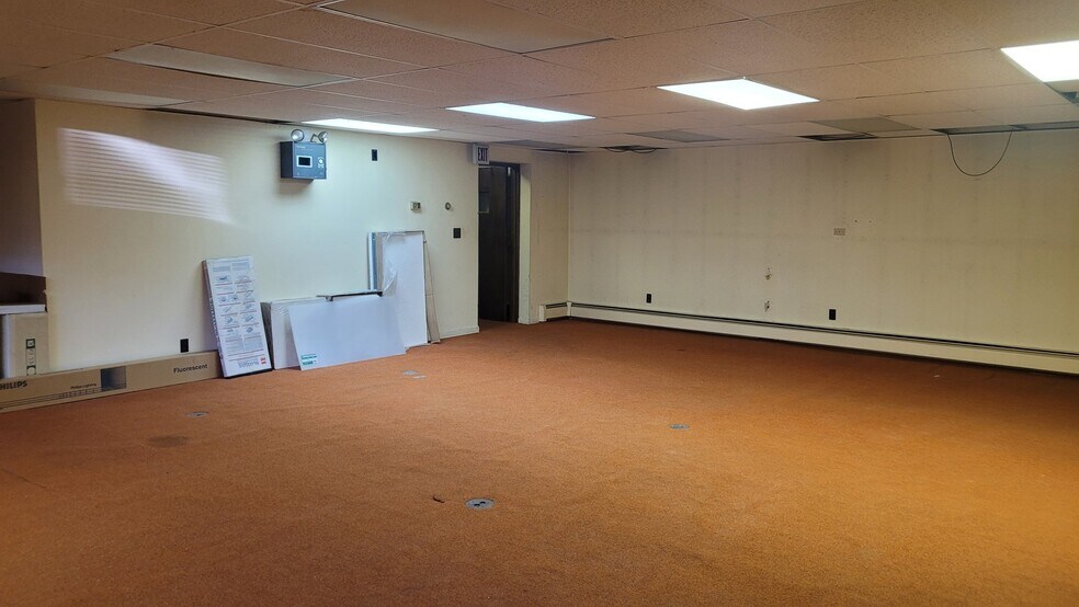 More Photos Of 1 N Robinson Ave, Pen Argyl Bank For Sale