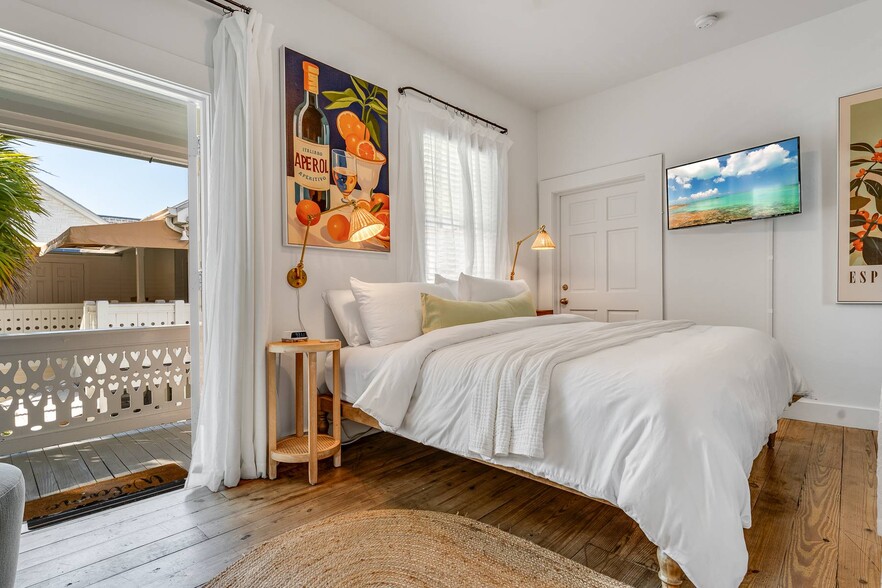 More Photos Of 1117 Duval St, Key West Hospitality For Sale