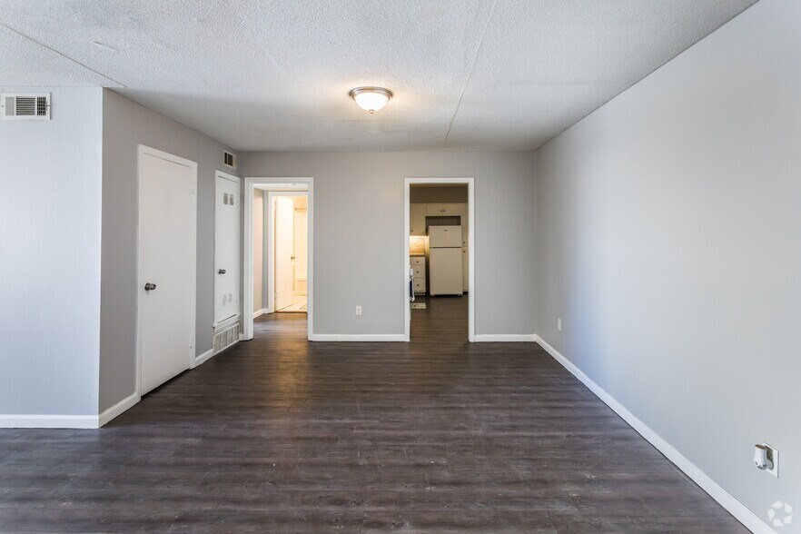 More Photos Of 199 S McLean Blvd, Memphis Apartments For Sale
