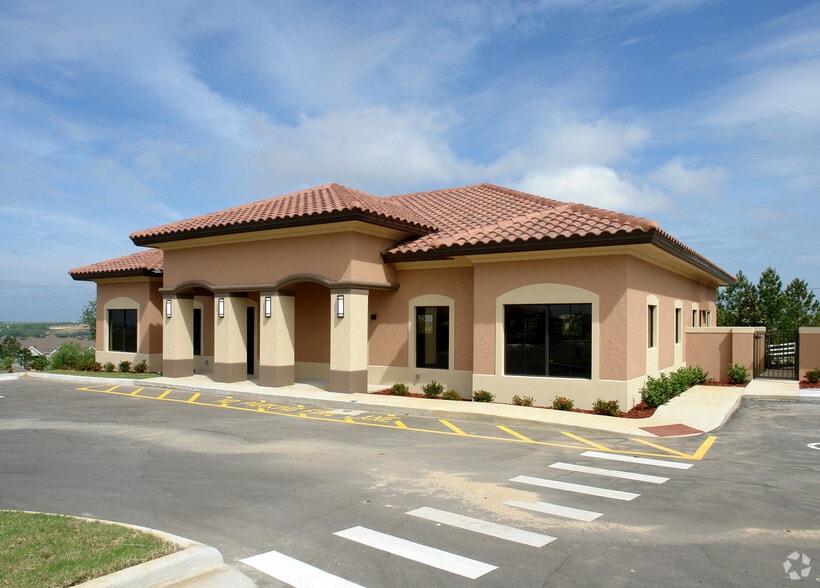 More Photos Of 805 Oakley Seaver Dr, Clermont Medical For Lease